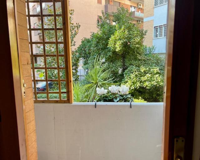 Appartamento La Casa Delle Camelie Roma Esterno foto
